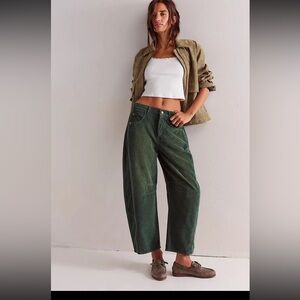 FREE PEOPLE WE THE FREE GOOD LUCK MID-RISE CORD BARREL JEANS - CYPRESS